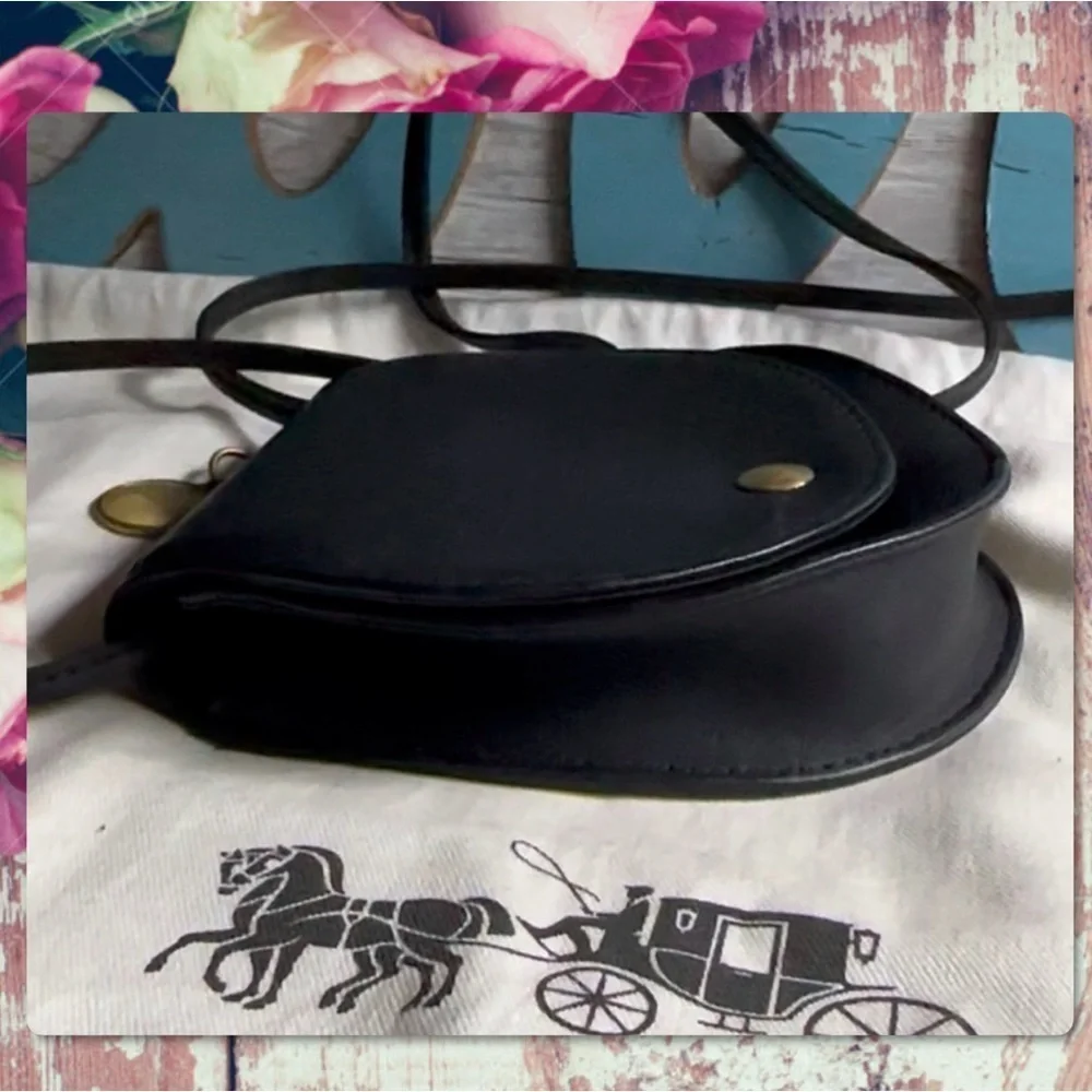 VINTAGE COACH BLACK HORSESHOE CROSSBODY /  BELT BAG 4857